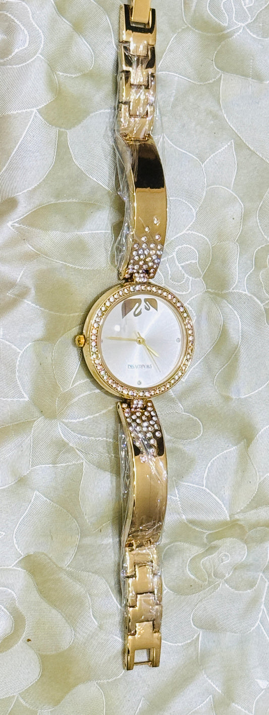 Elara Classic Stainless Steel Women’s Watch – Timeless Luxury for Any Occasion